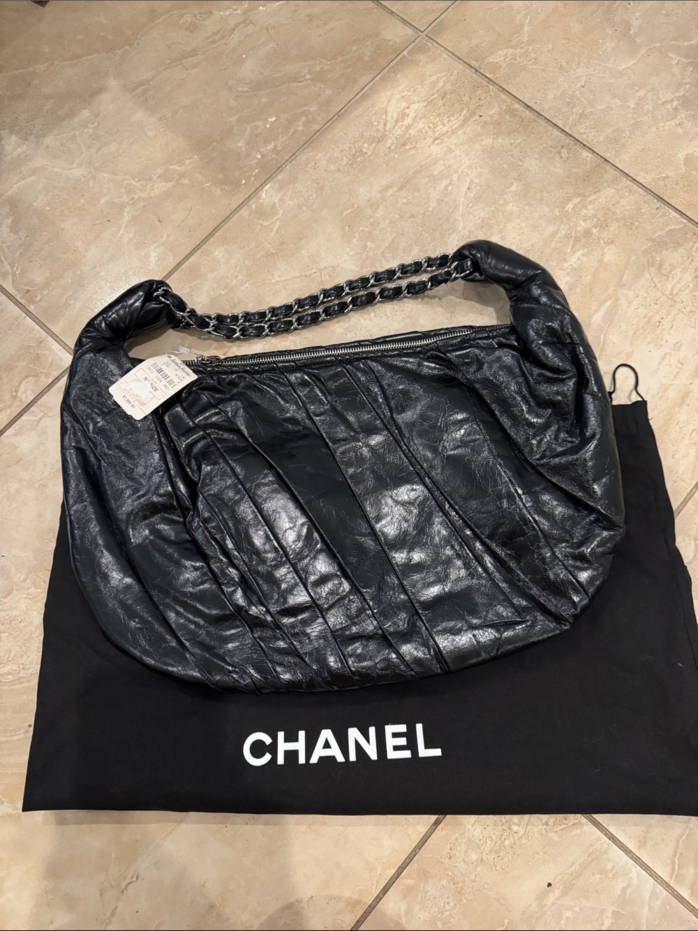 CHANEL Black Quilted Leather Shoulder Bag with Chain Detail